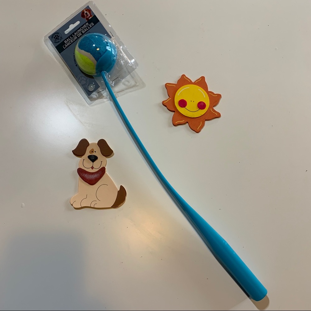 Ball Launcher Enjoy the Game of Fetch with Dog - Picture 1 of 2